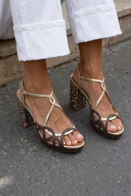 Chunky cut-out slingback sandals with open-toe, T-strap and platform