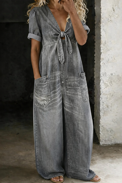 Maya | Short jumpsuit with short sleeves and a V-neck