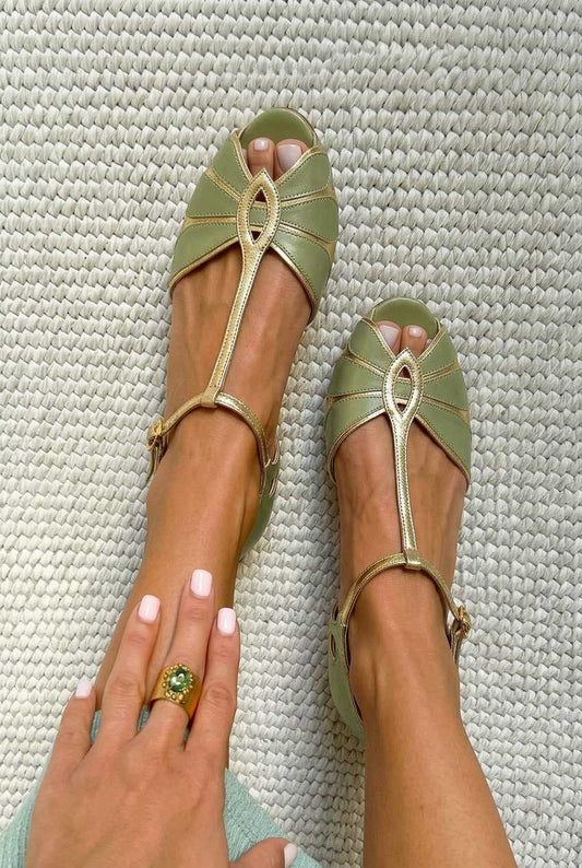 Block-heel cut-out peep-toe with a T-strap